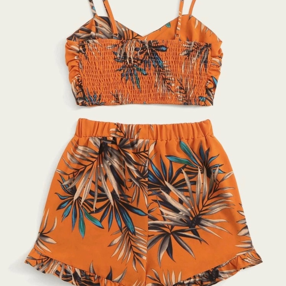 2 pc floral set with ruffle rim on shorts